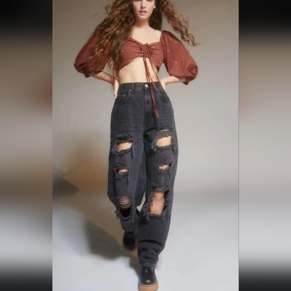 Urban Outfitters baggy distressed black denim jeans size 26